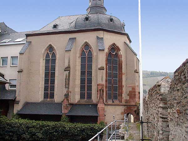 Blick von der begehbaren Stadtmauer auf die Wernerkapelle. Bild 05  Wilhelm Hermann, 01-05-99