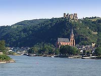 Oberwesel am Rhein, Mittelrhein, mit Schönburg und Liebfrauenkirche, © 2005 WHO